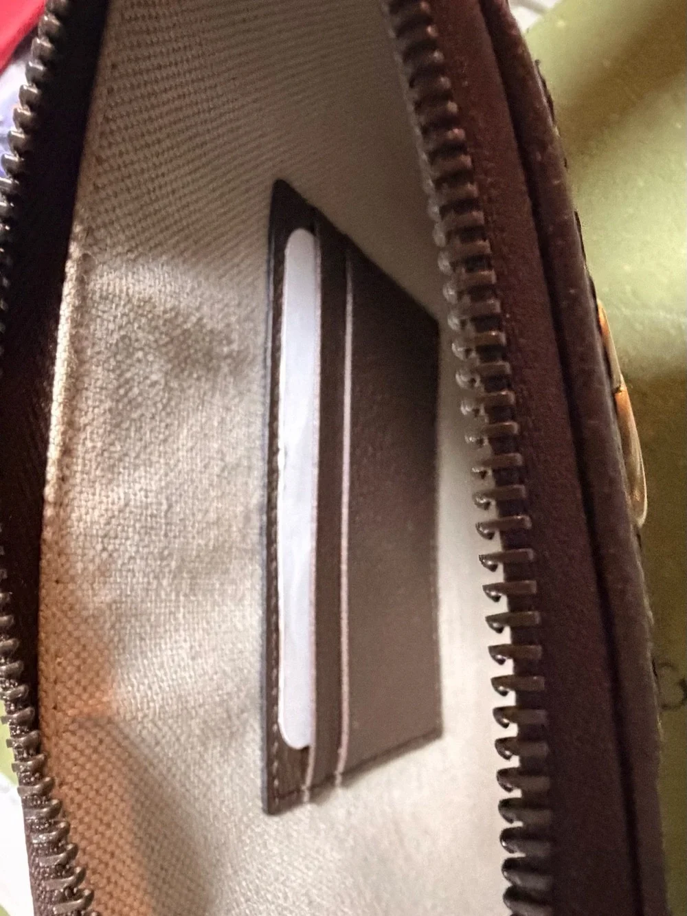 AUTHENTIC Gucci Beige GG Supreme Canvas Wristlet